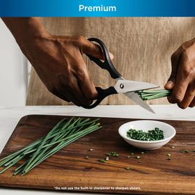 Ninja K32017 premium steak knives included for smooth meats