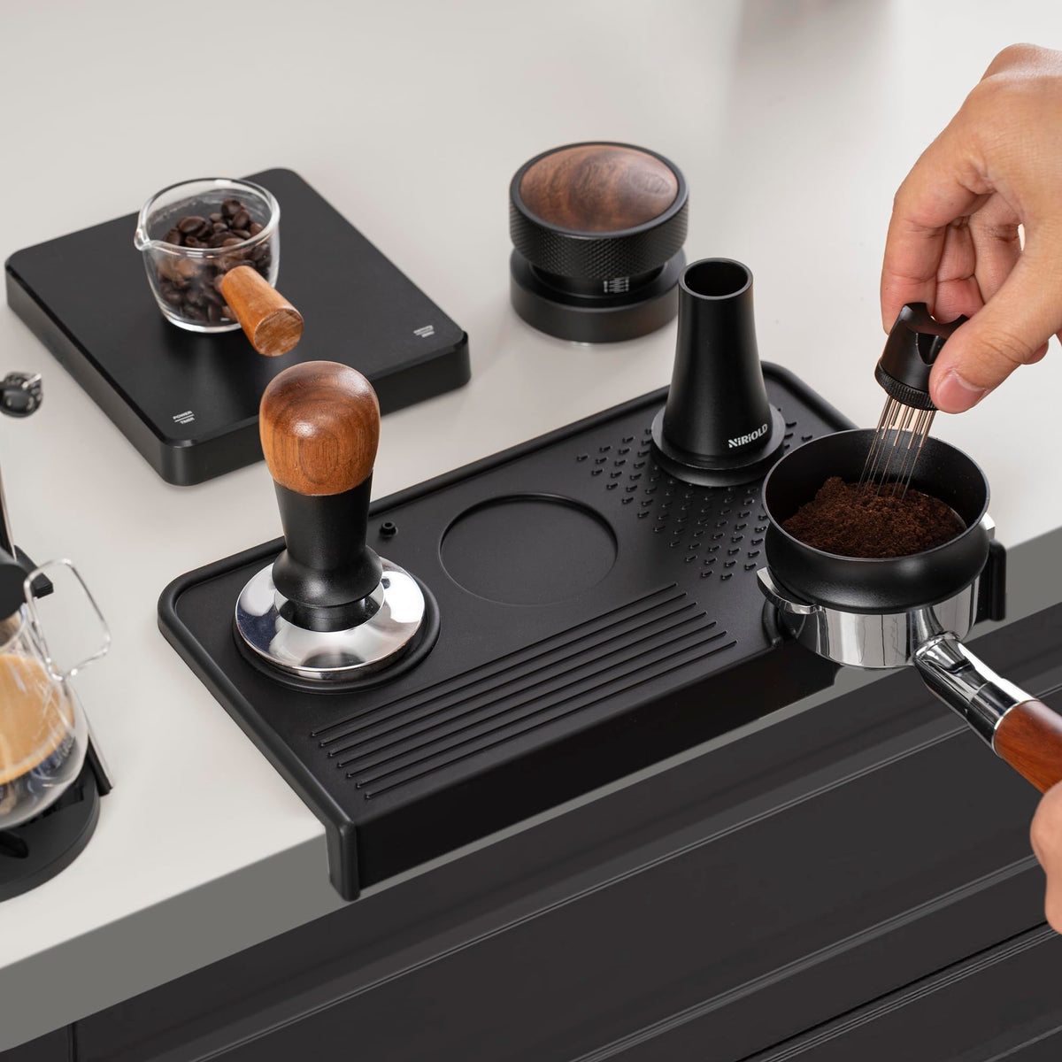 NiRiOLD tamping mat waterproof surface is easy to rinse after use.
