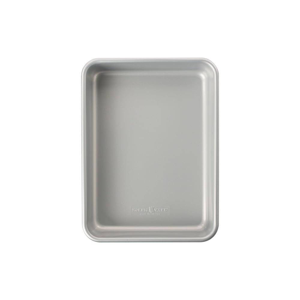 Nordic Ware Brilliant 9x13 pan, oven-safe up to 400°F for versatile cooking.