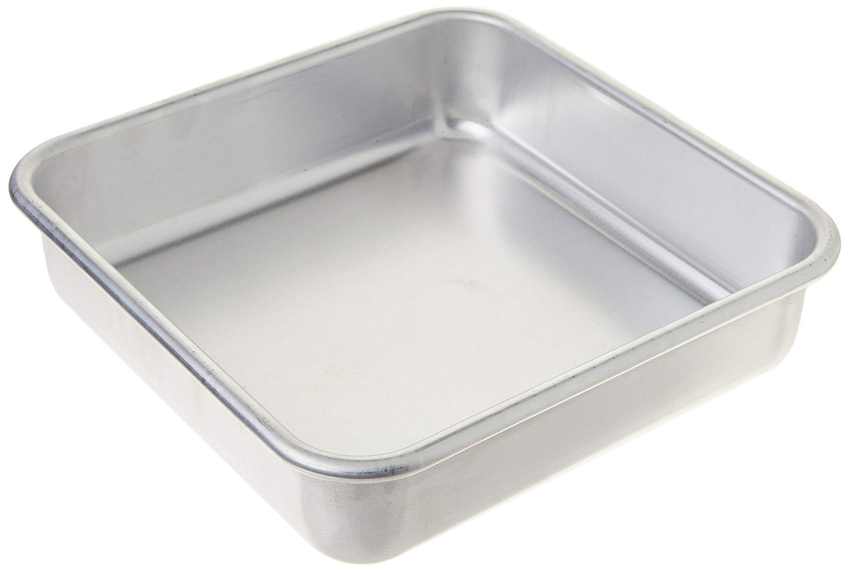 Nordic Ware Naturals aluminum 8x8 square pan – top view highlighting even heat distribution and durability.