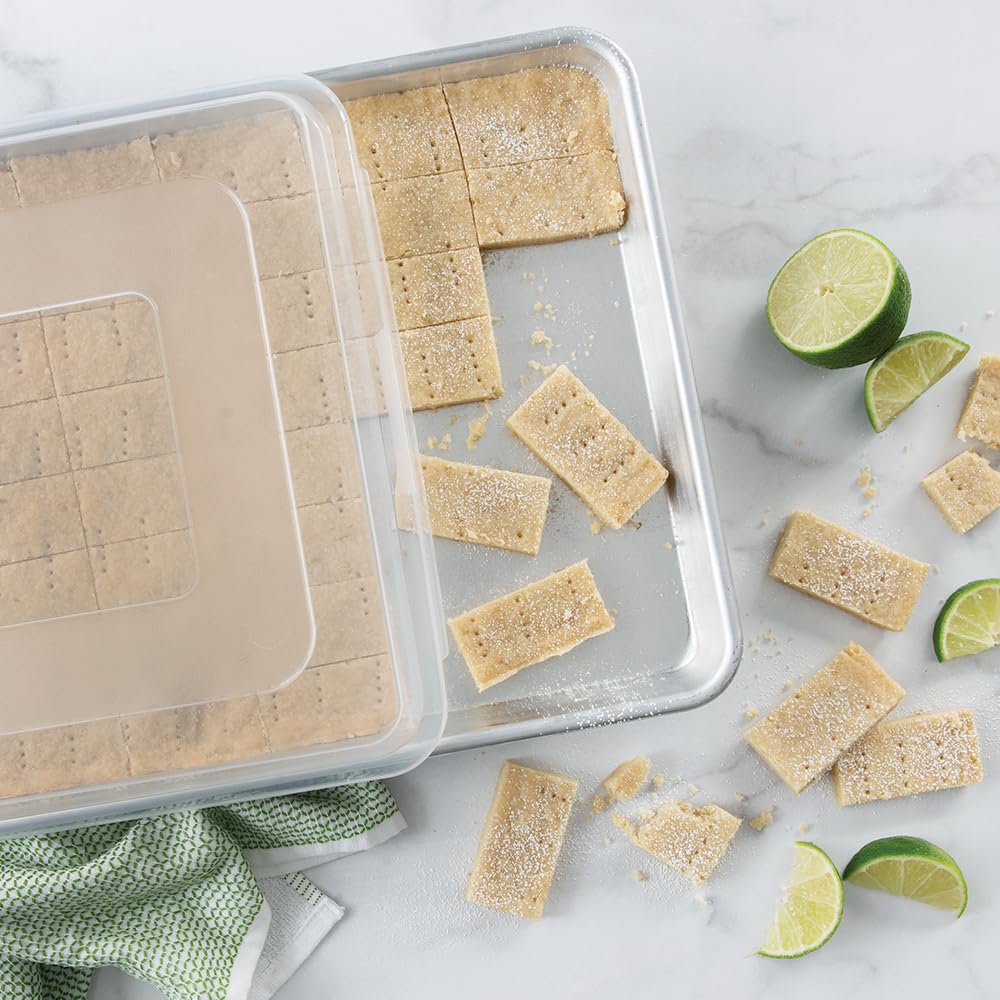 Nordic Ware Naturals half sheet pan rim closeup shows encapsulated rim preventing warp