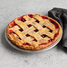 Nordic Ware Naturals Pie Pan 9-Inch lip detail showing lifting edge.