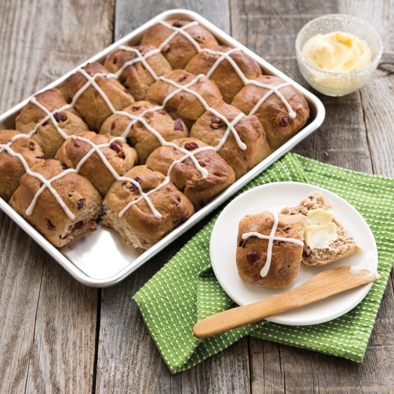 Compatible with silicone mats for parchment-free, versatile baking setups