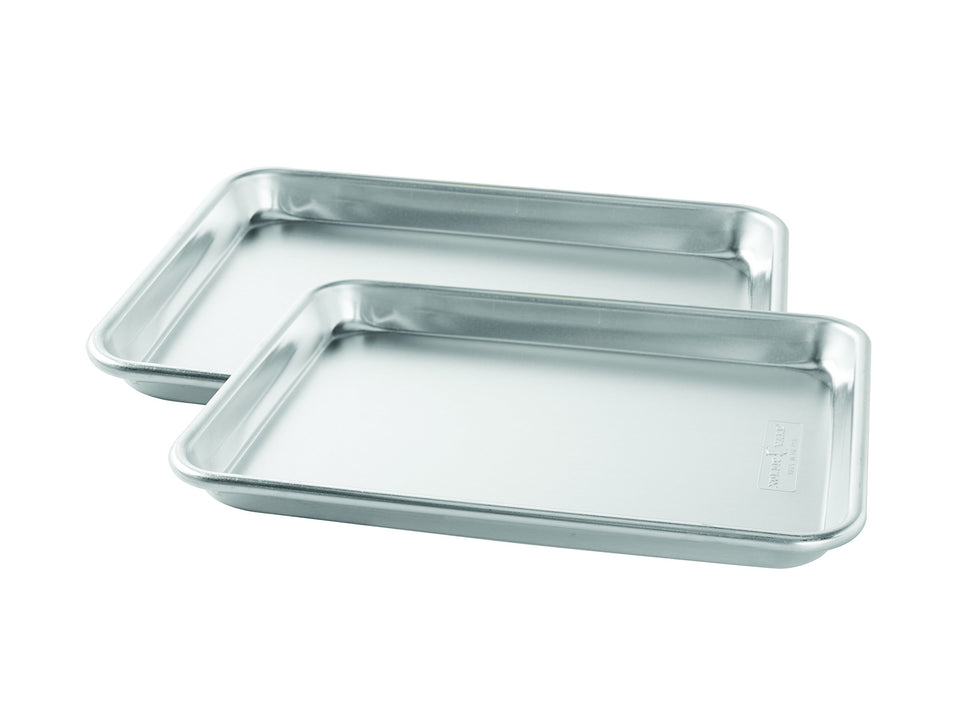 Nordic Ware Naturals Quarter Sheet exterior shot highlighting durable aluminum bakeware for even browning