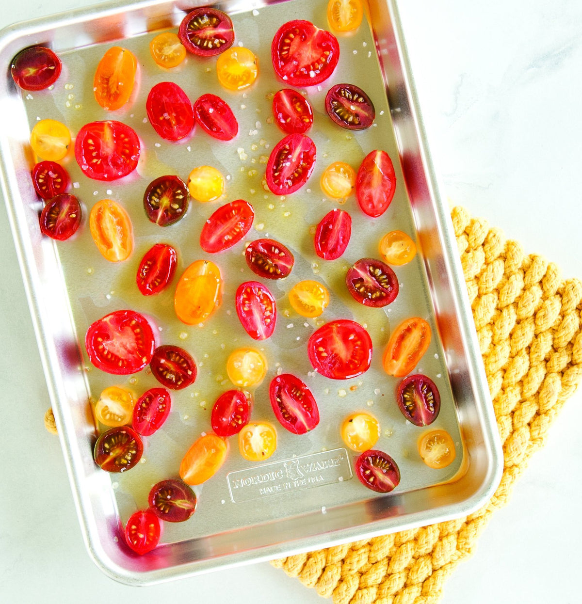 Parchment paper compatible, ideal for easy cleanup after batch baking