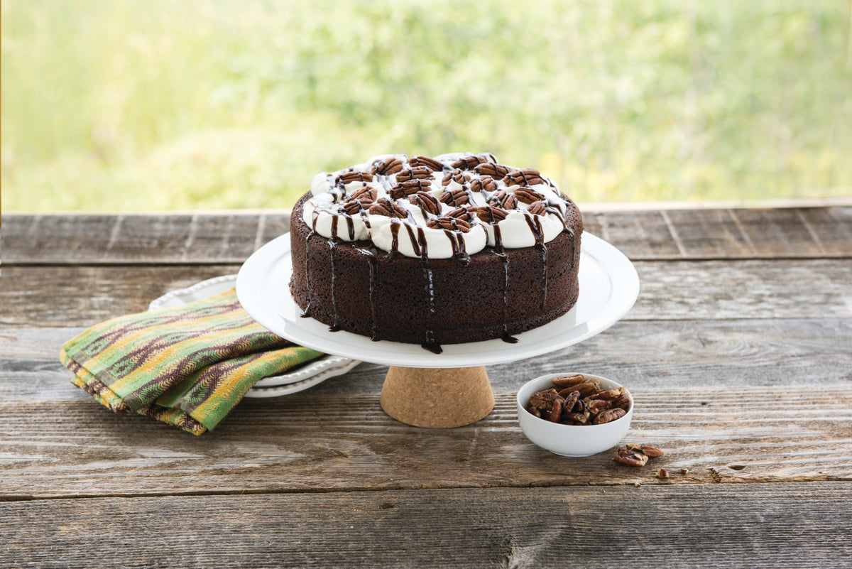 Nordic Ware Naturals with encapsulated rims prevents warping for lasting performance.