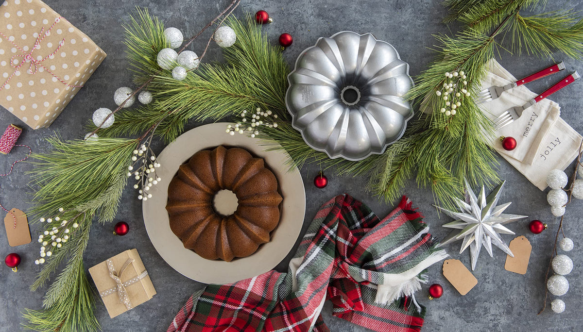 Nordic War Original Bundt 12-Cup silver browning detail emphasizes crisp edges
