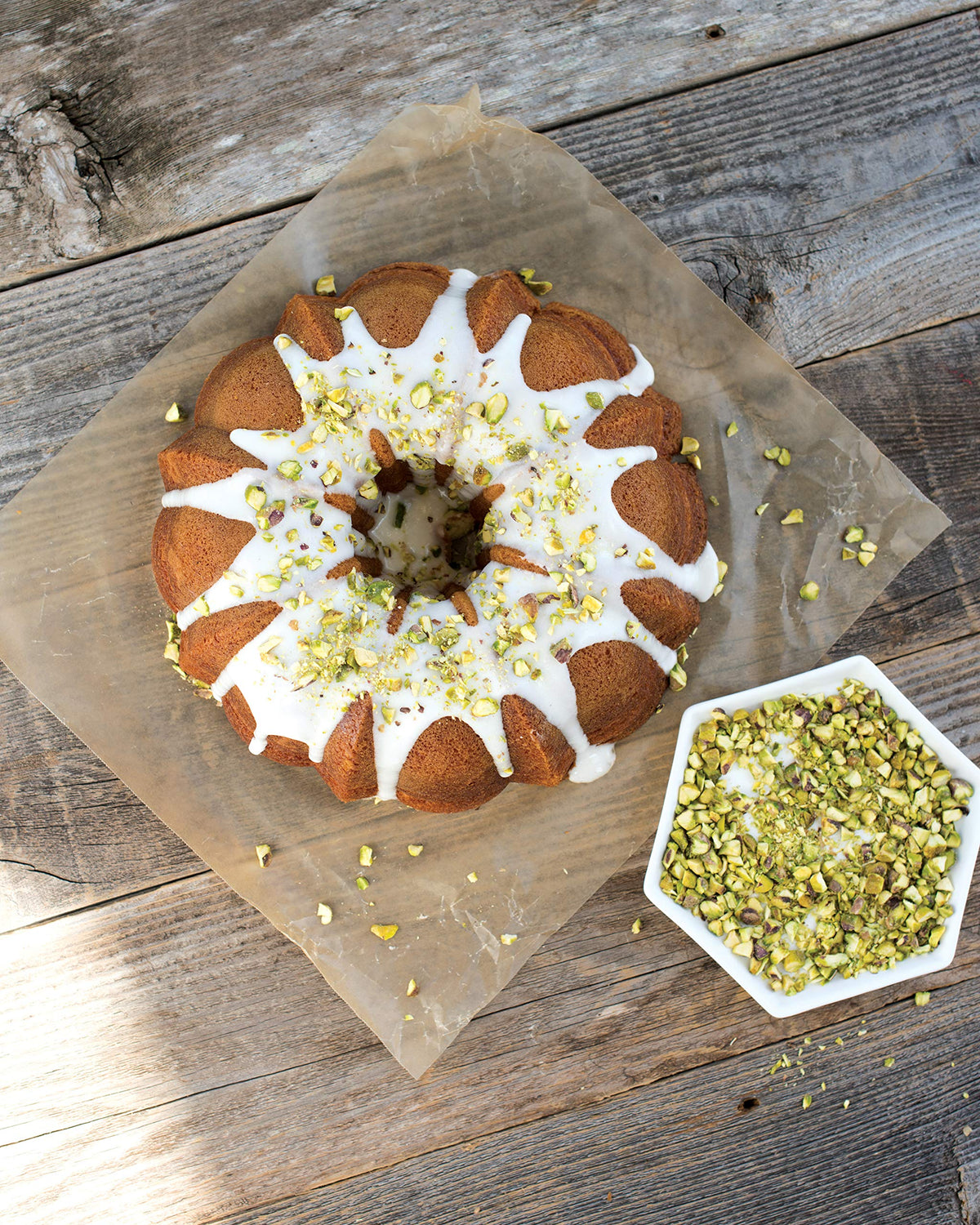 Nordic War Original Bundt 12-Cup silver measures 10.5 inches in diameter