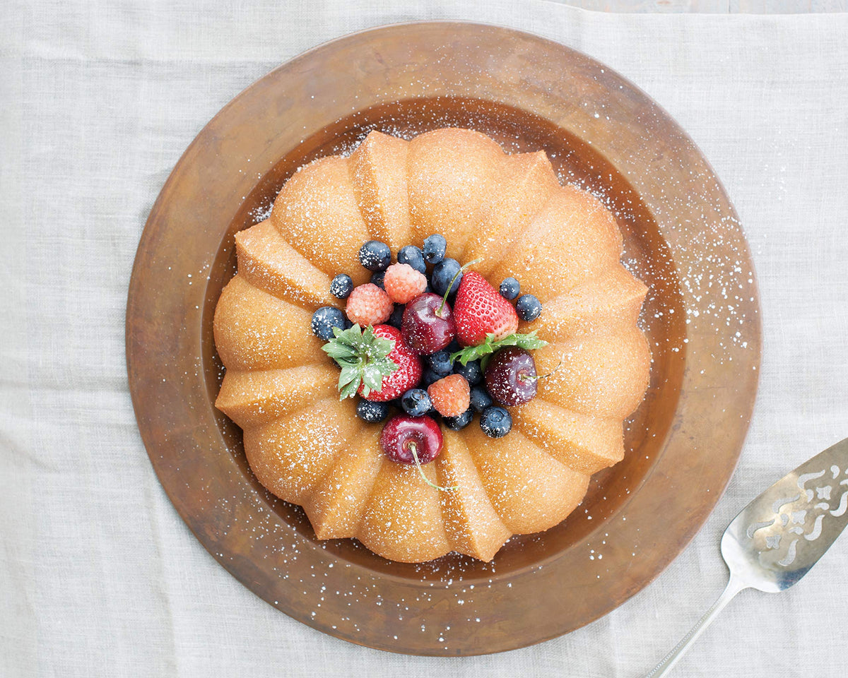 Nordic War Original Bundt 12-Cup silver American-made durable build