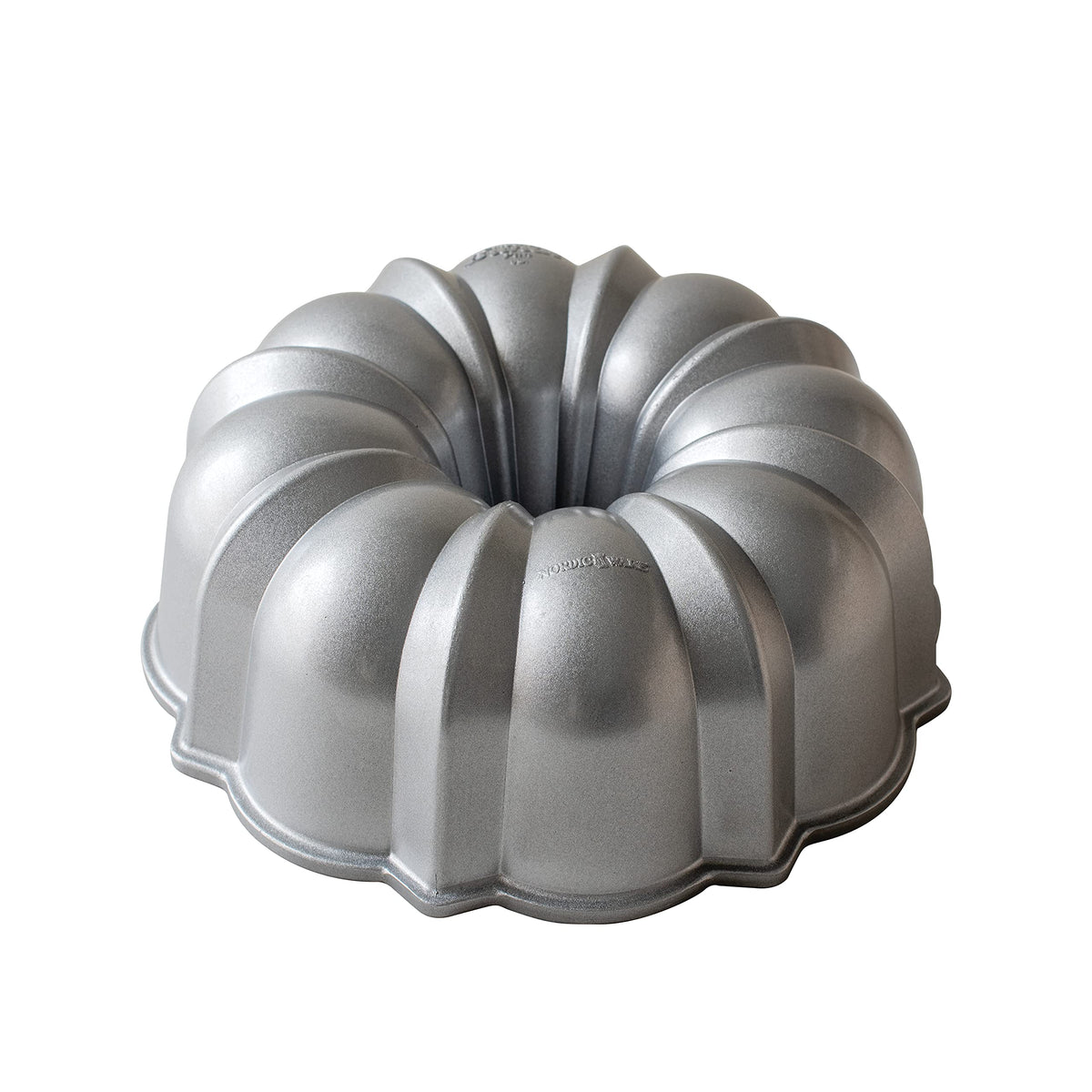 Nordic War Original Bundt 12-Cup silver top view shows intricate cake detail
