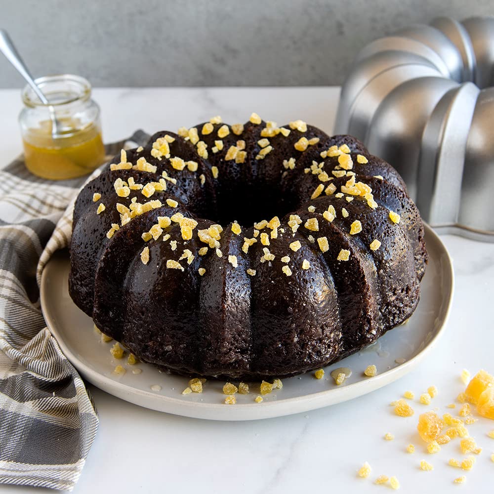 Graphite Bundt nonstick release for effortless bake-and-demold experiences.