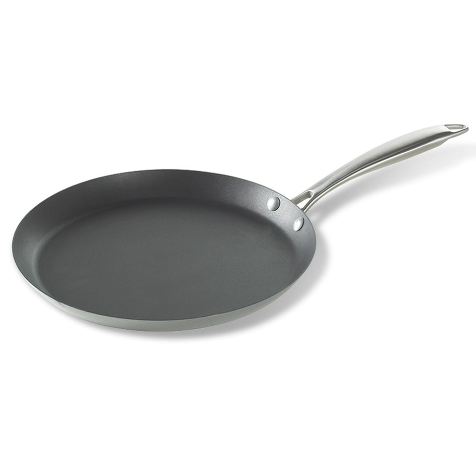 Nordic Ware traditional 10-inch crepe pan top view highlighting large cooking area for thin crepes