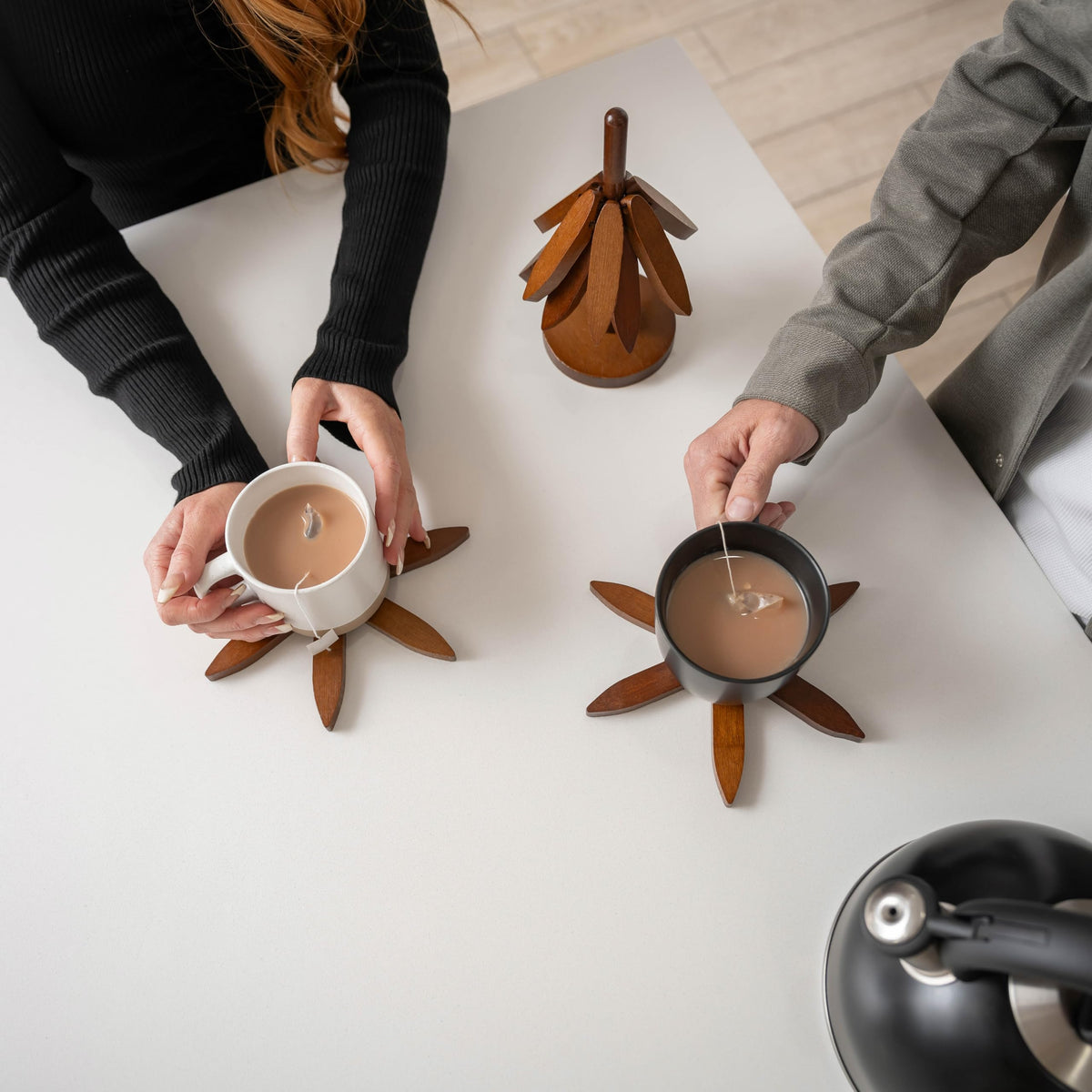 Nordora walnut tree trivet in dining table use scenario