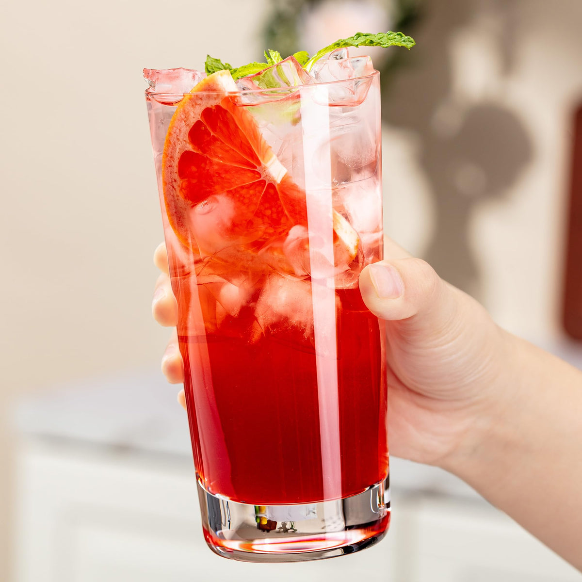 NORIMODA wide-mouth clear glass for easy filling and cleaning.