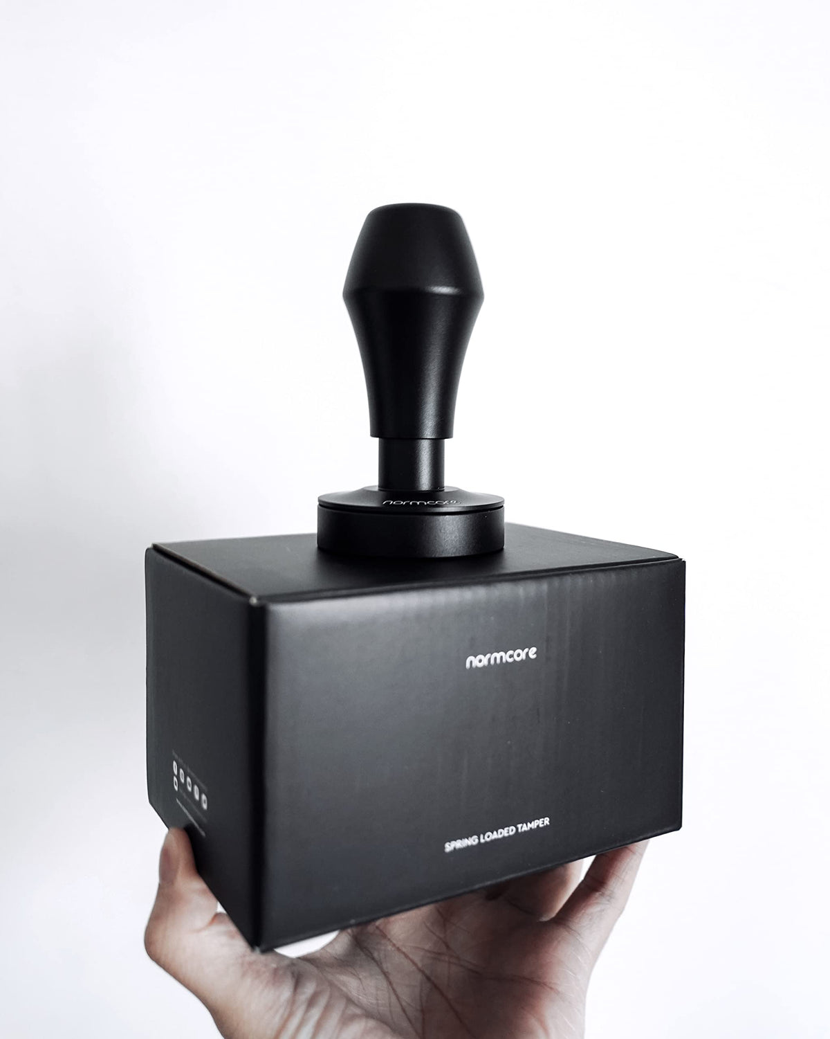 Premium anodized aluminum handle and flat base for durable daily use