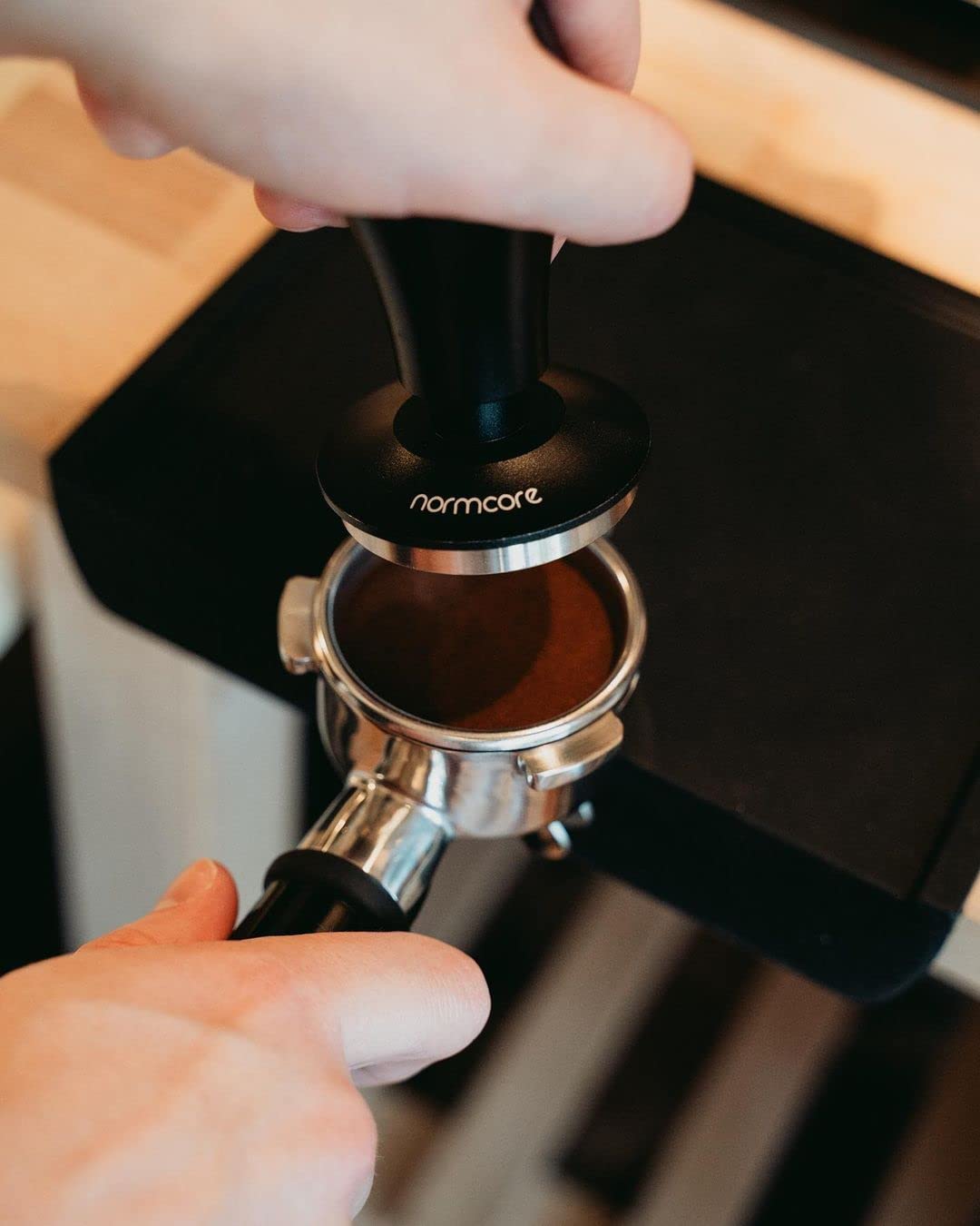 Interchangeable springs 15/25/30 lb for customizable tamping with Normcore V4 tamper
