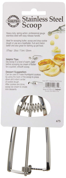 Norpro high-polished finish scoop for comfortable handling