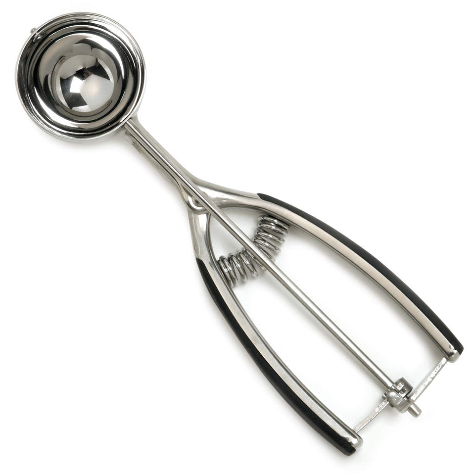 Norpro Nor-Scoop ice cream scoop demonstrates precise two-tablespoon portions.