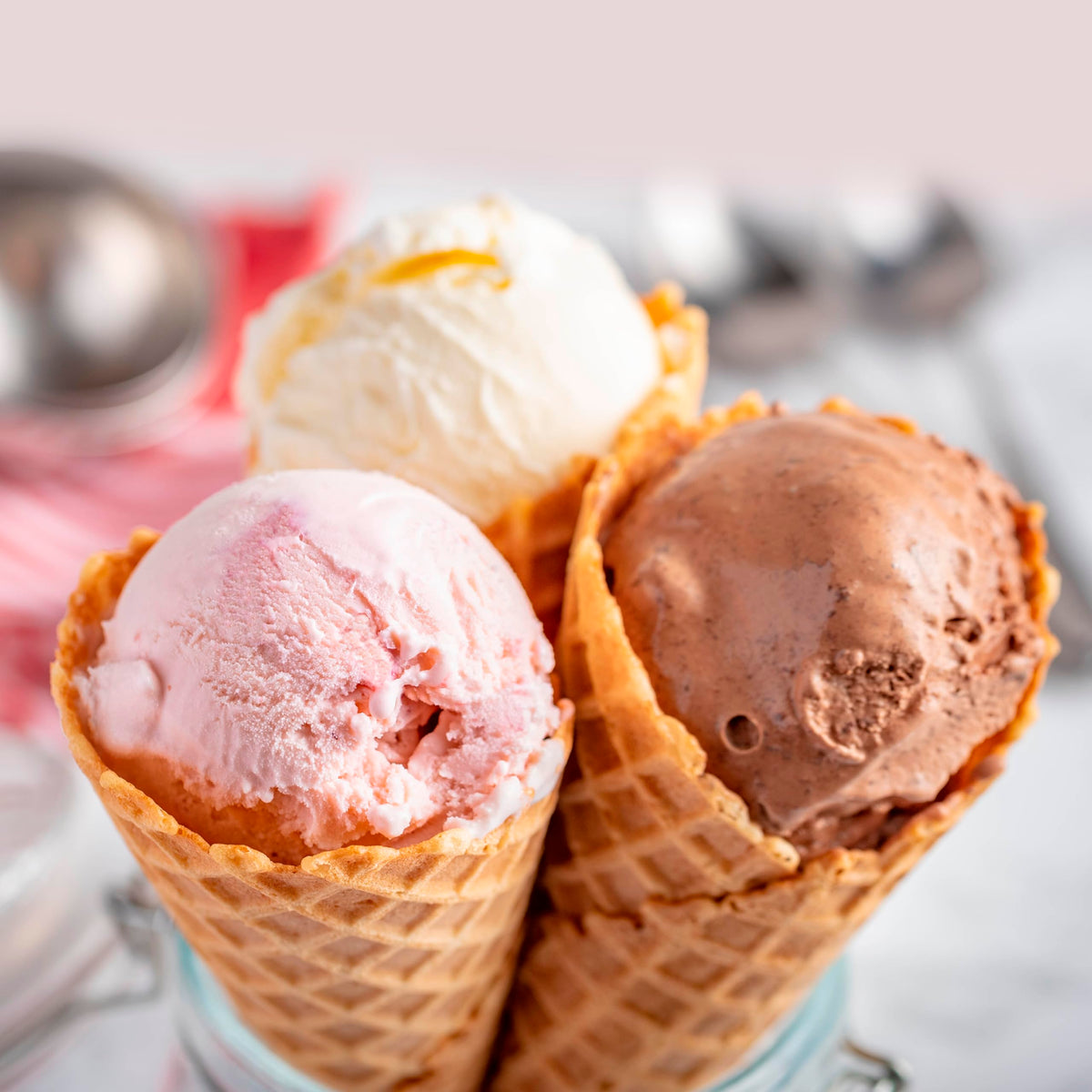 Nostalgia machine creates gelato, ice cream, or frozen yogurt in minutes