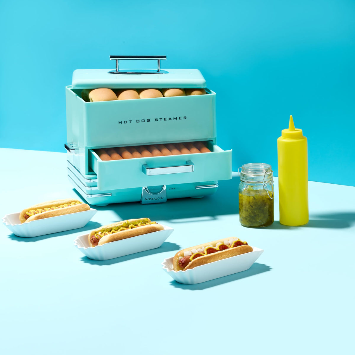 Nostalgia extra-large capacity steamer is ideal for parties and game days.