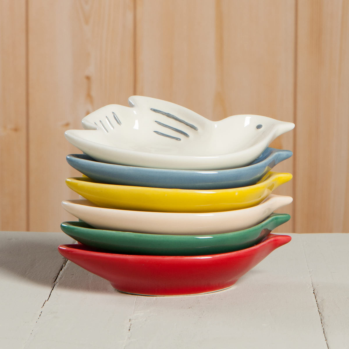 Now Designs lightweight stoneware bowls highlighted for durability and easy stacking.