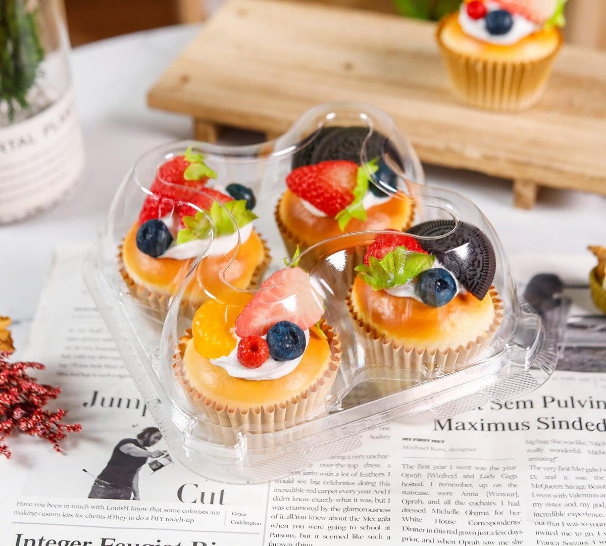 NPLUX durable transport box helps bakers move pastries securely.
