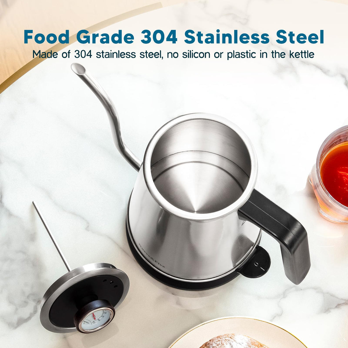 Nueve&Five Gooseneck Kettle stainless steel interior and lid for durability.