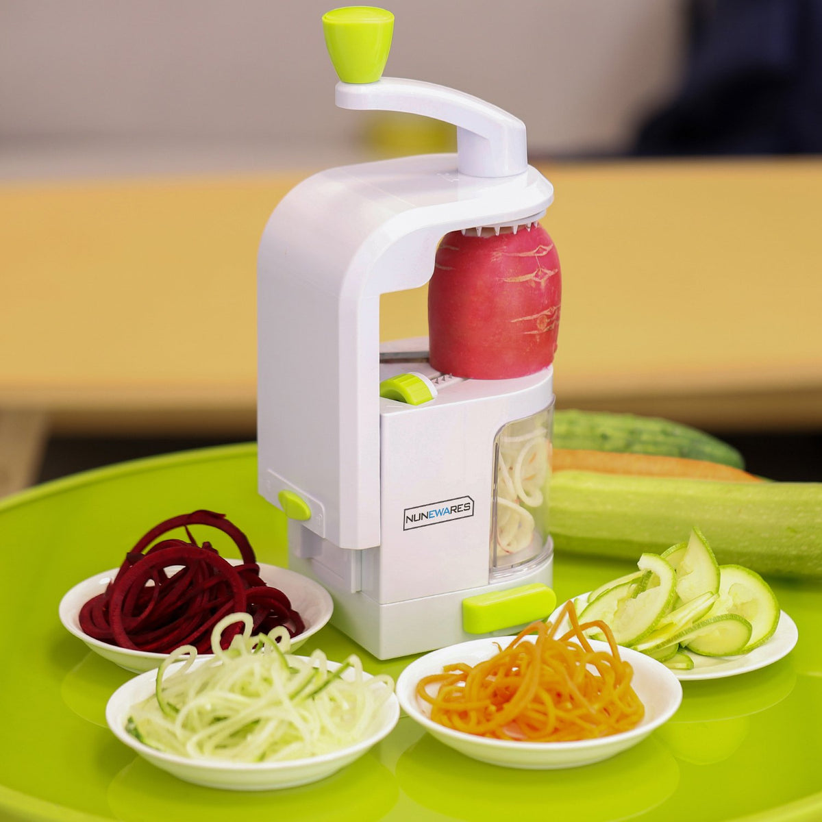 NUNEWARES spiralizer includes a 500ml collection container for catch-all.