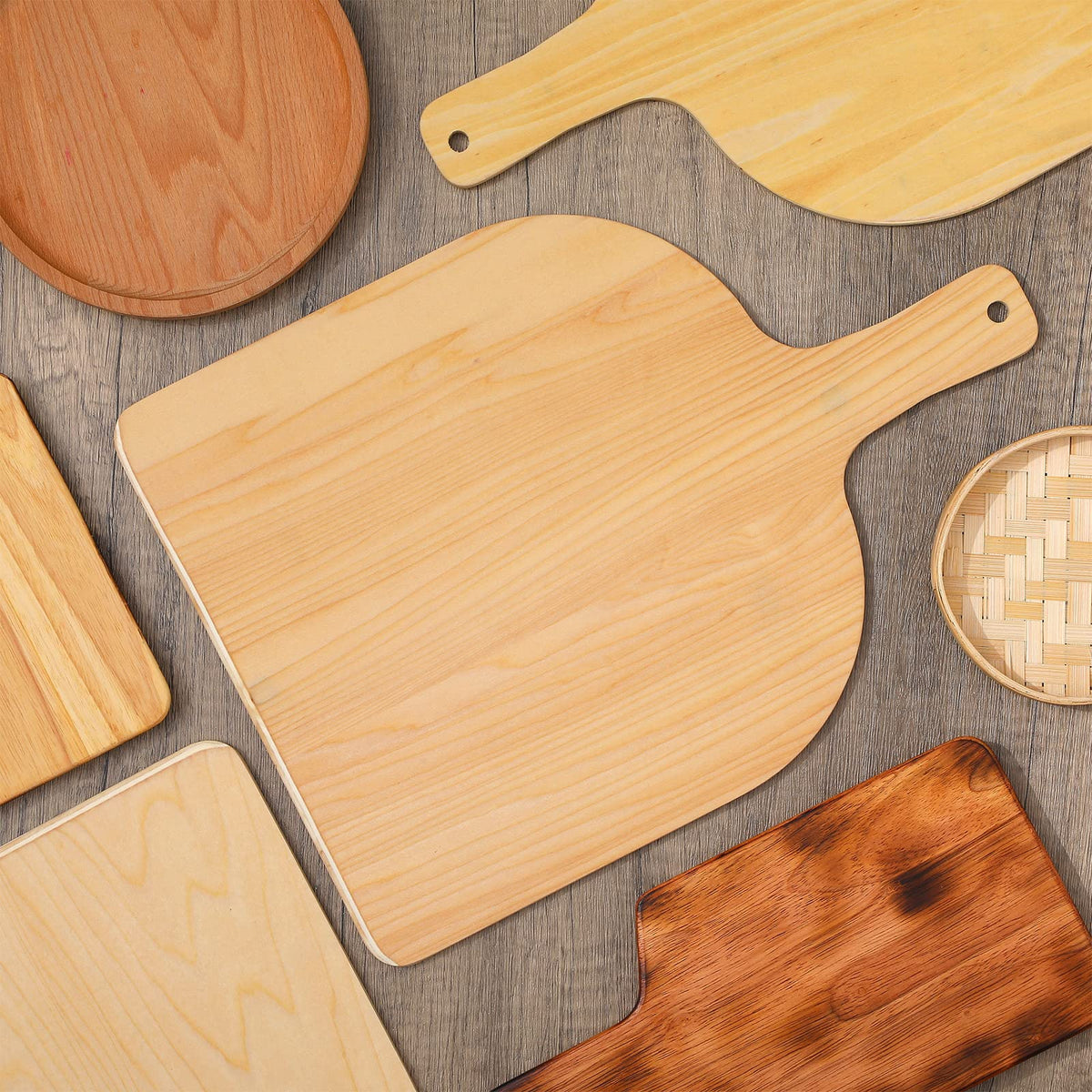 Nuogo rustic wooden pizza peel set as a thoughtful gift
