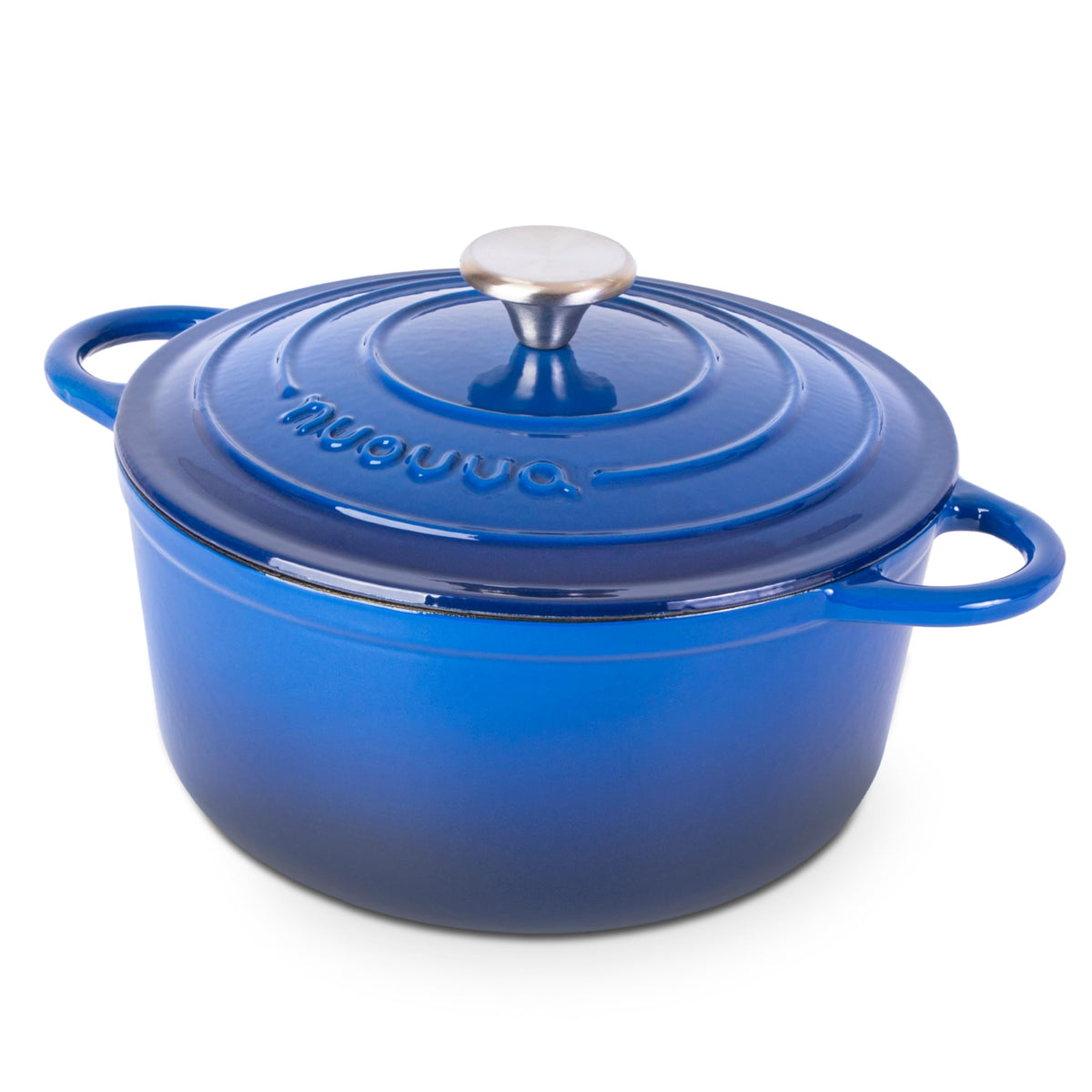 Nuovva cast iron pot with enamelled lid for easy maintenance and versatile cooking