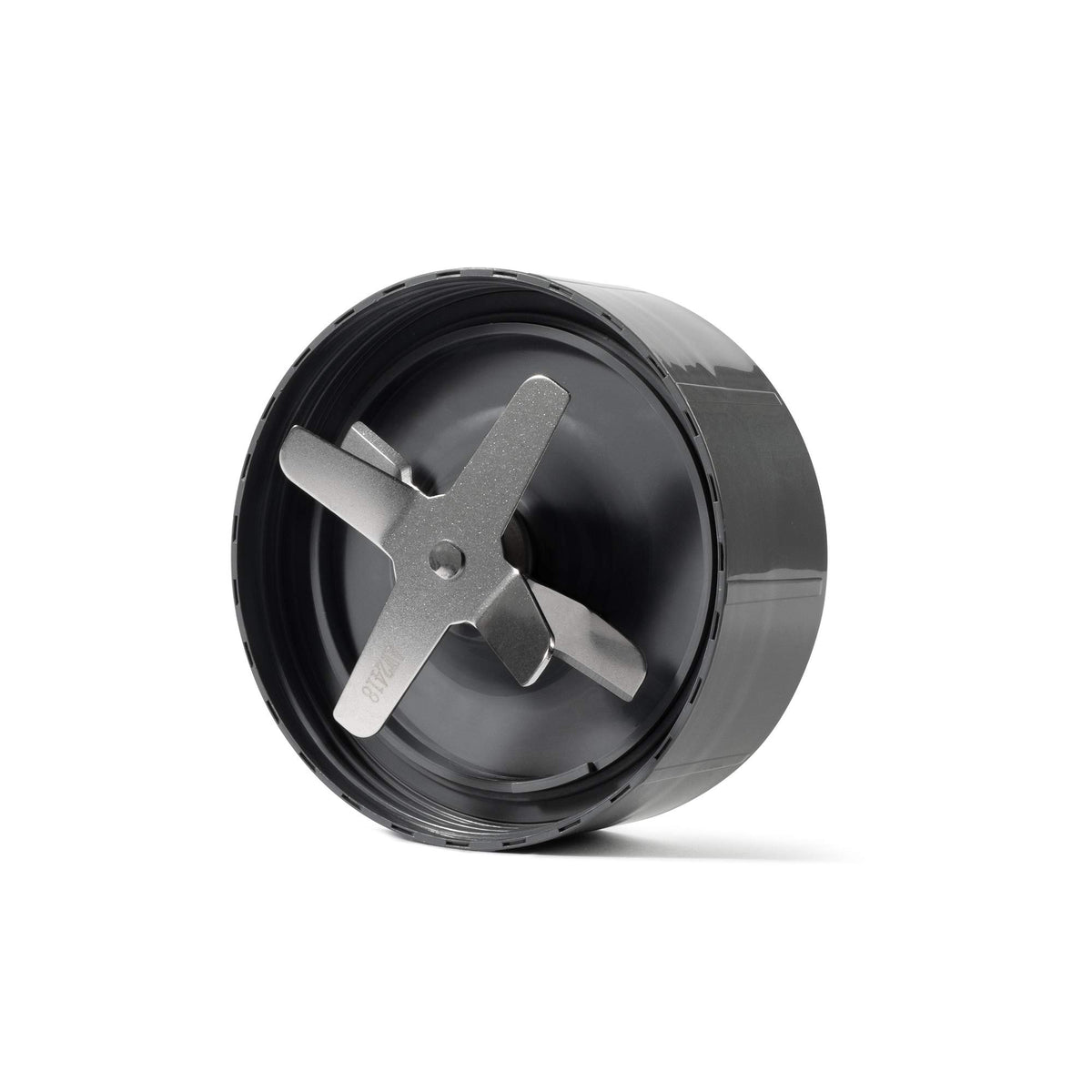 NutriBullet extractor blade for 600 model delivers smooth blends for smoothies and dips.