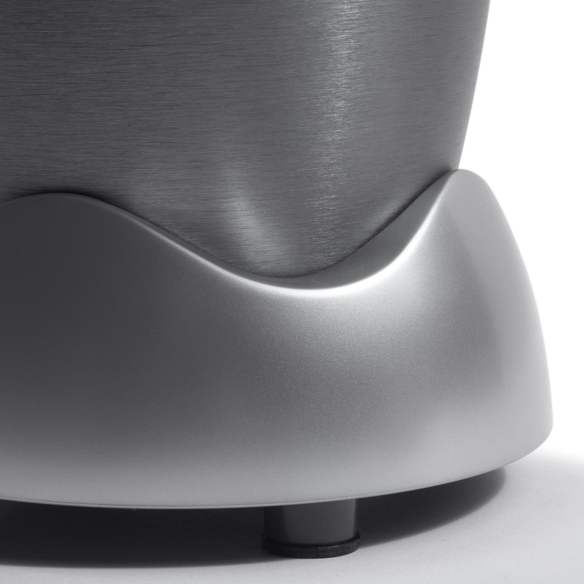 NutriBullet to-go lid enabling secure sipping during transit.