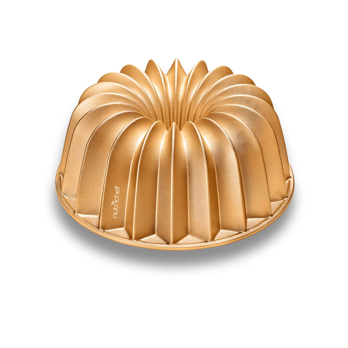NutriChef cake pan with die-cast fluted aluminum for even browning