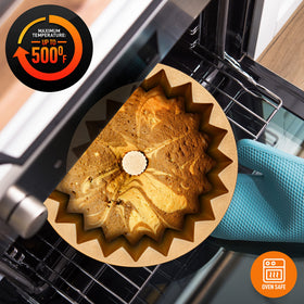 NutriChef cake pan features a fluted wreath design for elegant presentation