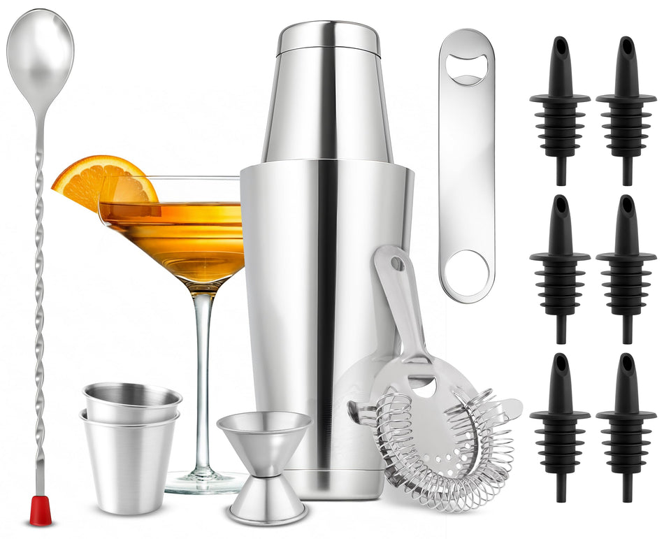 NutriChef 30 oz shaker in a polished stainless finish for professional home cocktails.