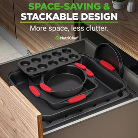 NutriChef square pan ideal for cookies and desserts on a baking tray.