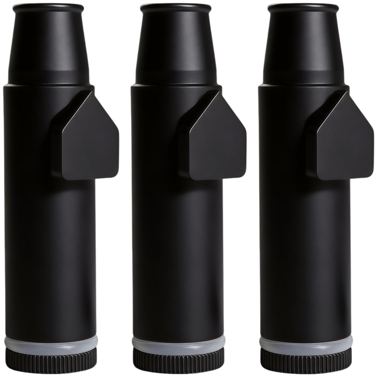 OakMsOik black metal leak-proof bottle close-up highlights premium finish.