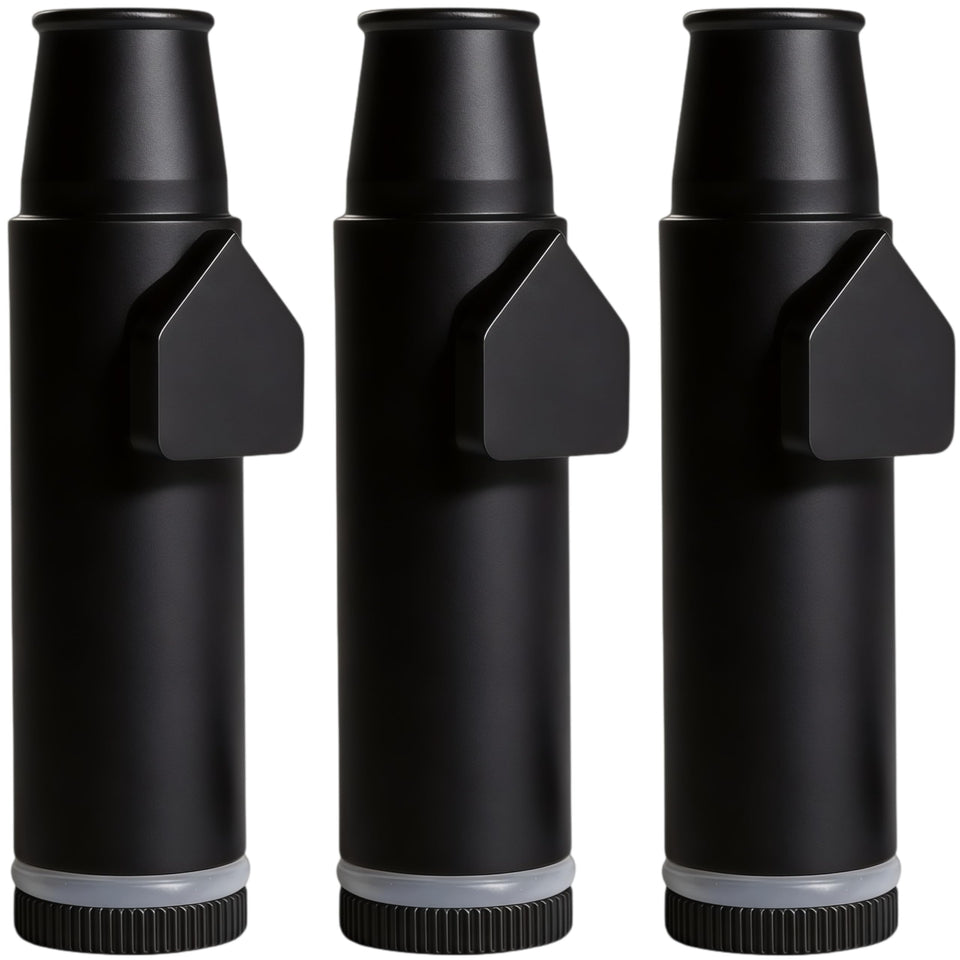 OakMsOik black metal leak-proof bottle close-up highlights premium finish.