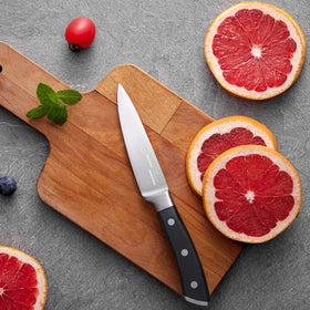OAKSWARE German steel blade highlights wear resistance and sharpness.