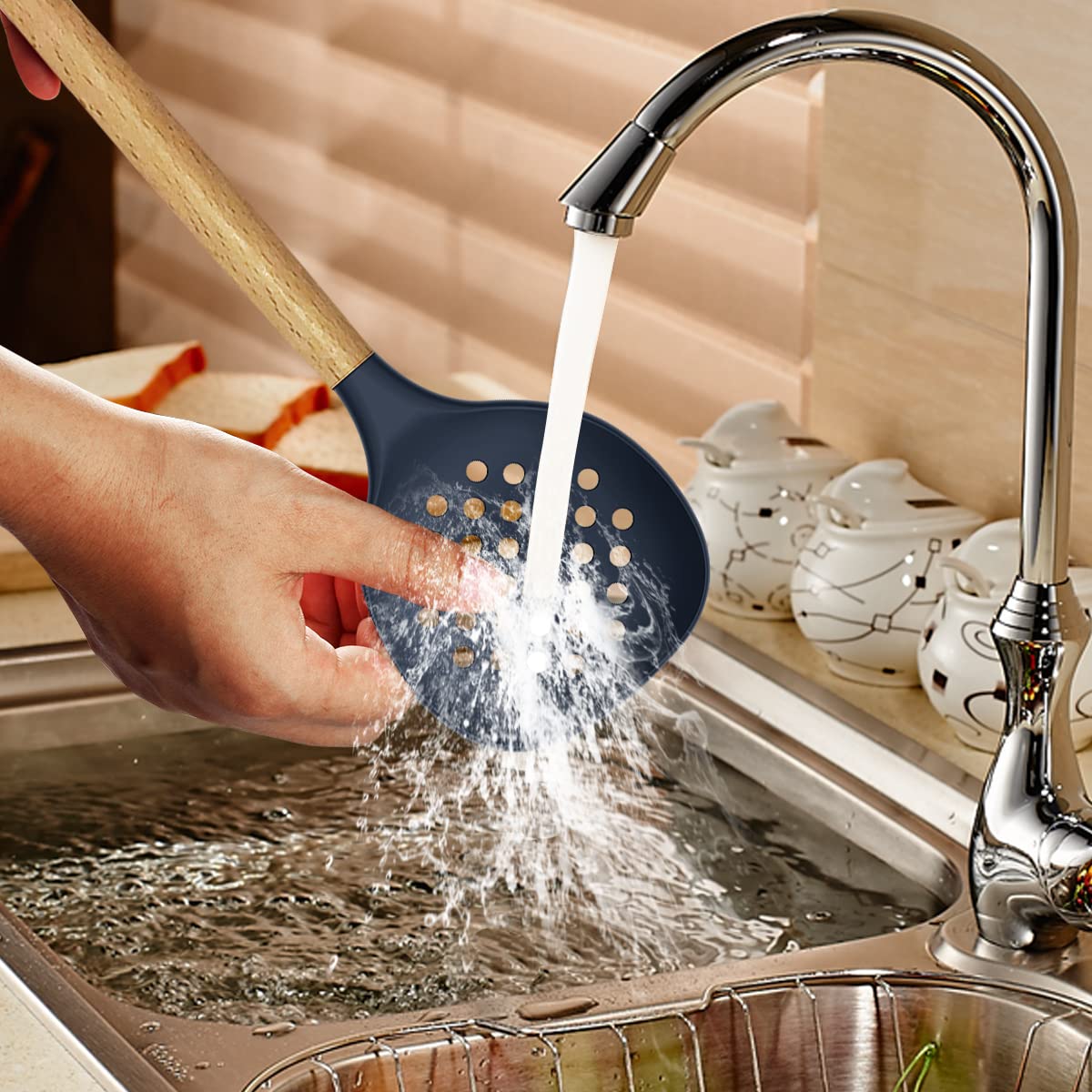 Oannao silicone utensils set reinforced core boosts durability under high heat