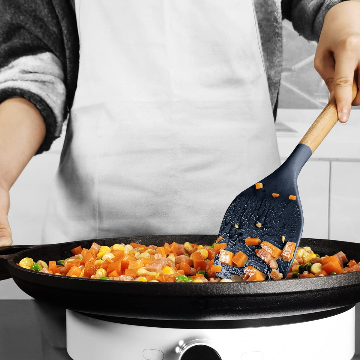 Oannao silicone utensils set seamless wrap cleans easily and resists odor