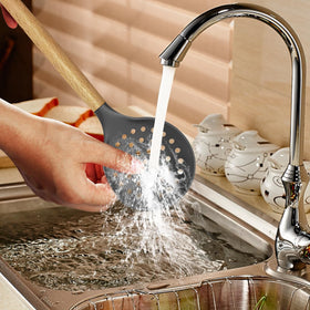 oannao silicone ladle serves soups with control and safety