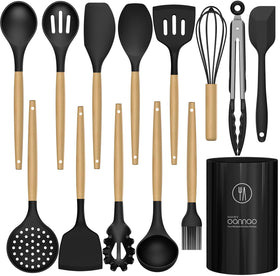 Oannao silicone utensils set nonstick-friendly and easy to clean after cooking.