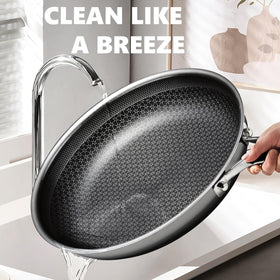 OATOFP non-stick surface provides effortless cleanup after cooking.