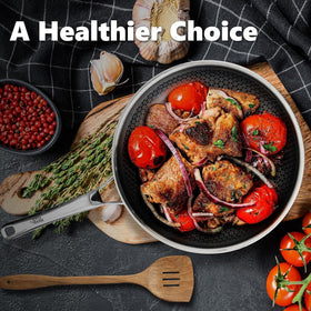 OATOFP edge-advantage design extending coating to the pan edge for even cooking.