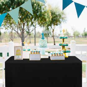 Wrinkle-resistant finish maintains a tidy look for events.