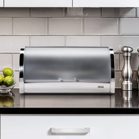 Oggi roll-top lid allows easy access to fresh bread.