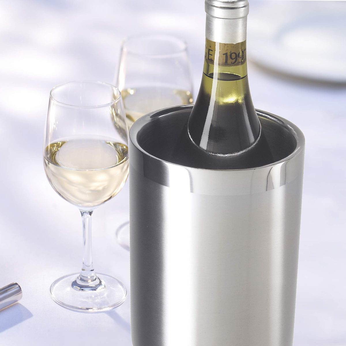 OGGI satin-finish detail underscores sleek, modern style on a single-bottle chiller.