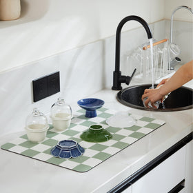 Ohocut absorbent vegan-leather front dries dishes faster and protects surfaces.