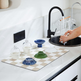 Ohocut anti-slip back keeps the drying mat firmly in place during use.